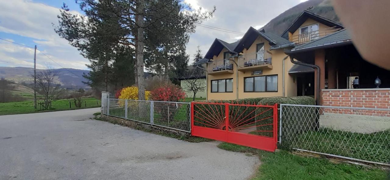 Apartmán Smjestaj Na Selu,Porodica Gvozdenac Sipovo Exteriér fotografie